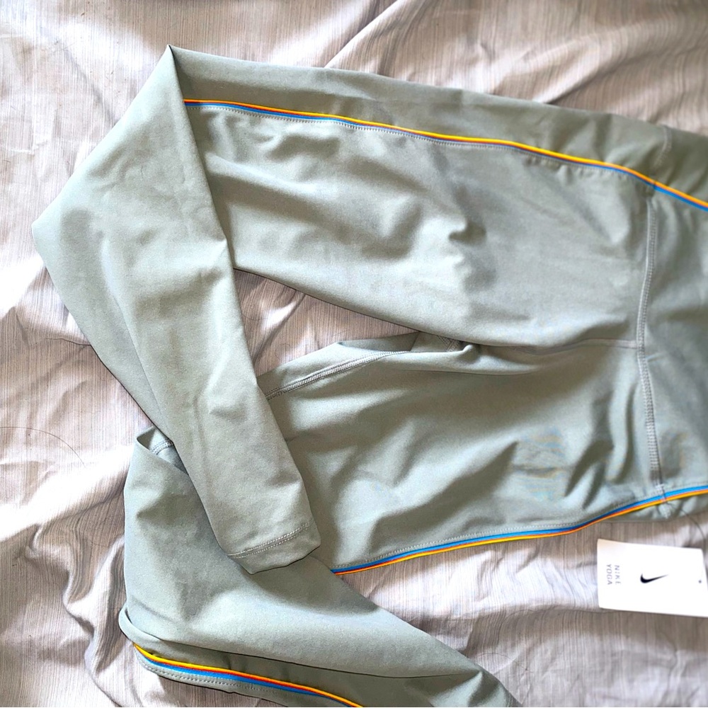 Nike leggings